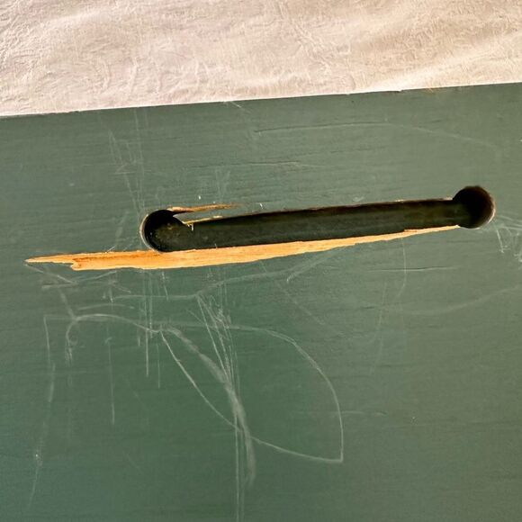 Henn Workshops Vintage Wooden Peg Rack with Hearts Hanger - Picture 7 of 9